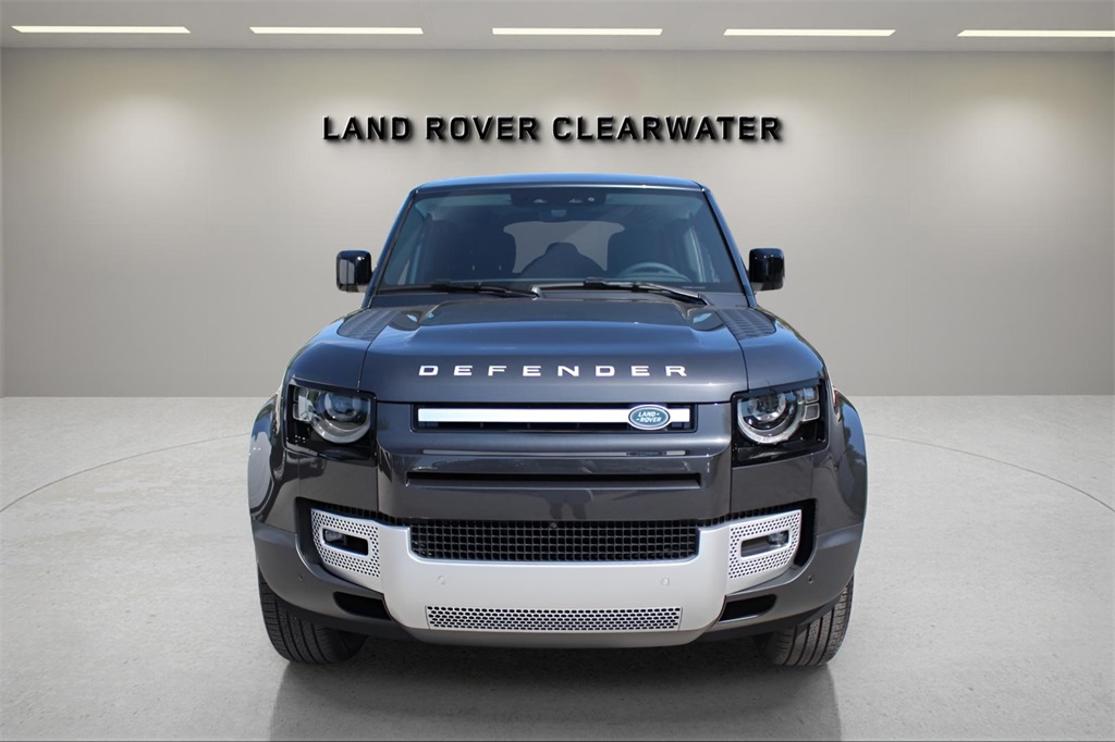 2025 Land Rover Defender 110 S photo 8