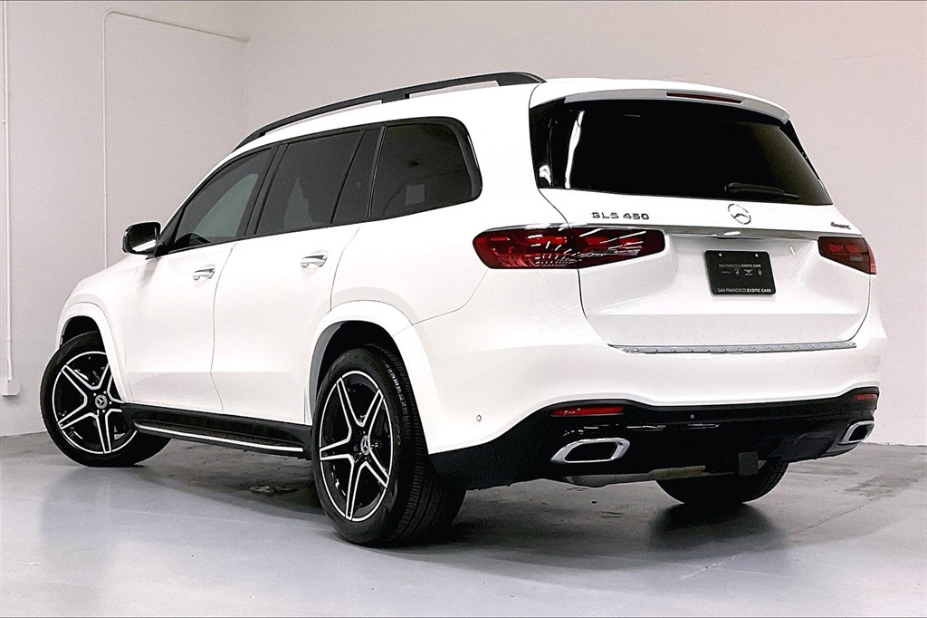 2024 Mercedes Benz GLS 450 4MATIC photo 2