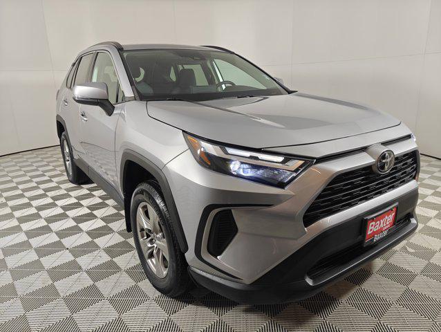 2022 Toyota RAV4 XLE's photo