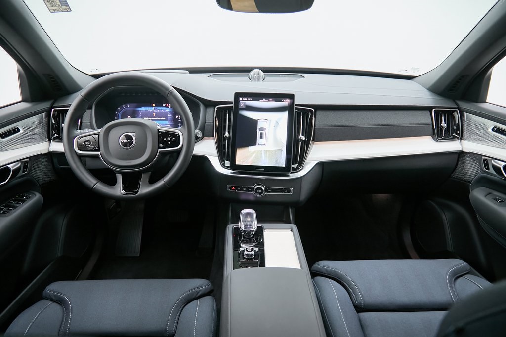 2025 VOLVO XC90 - Image 25