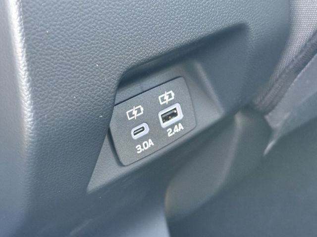 New 2025 CRYSTAL WHITE PEARL Subaru Premium image 23