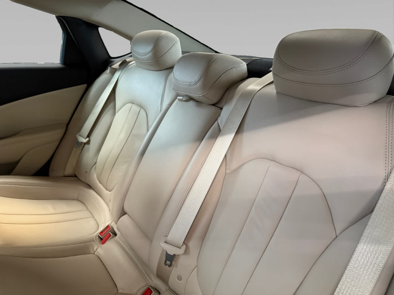 2016 Chrysler 200 C's photo