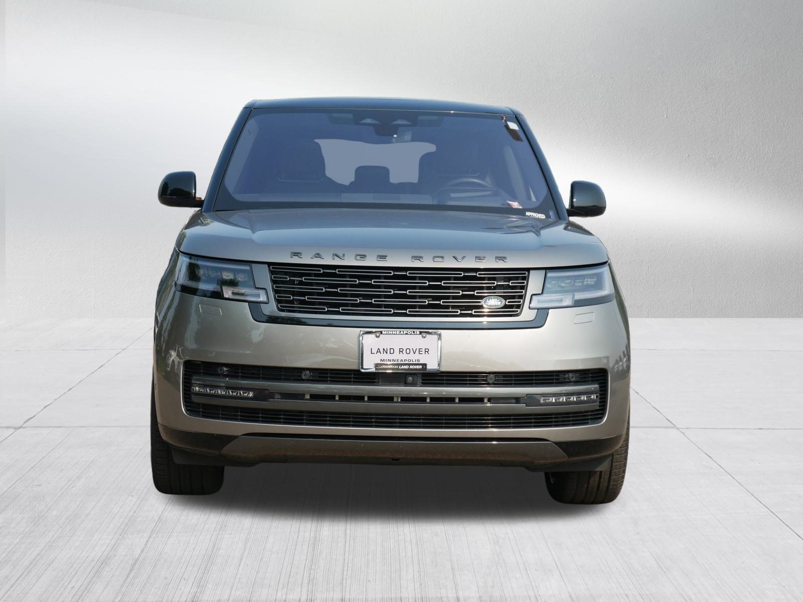 2023 Land Rover Range Rover SE photo 2