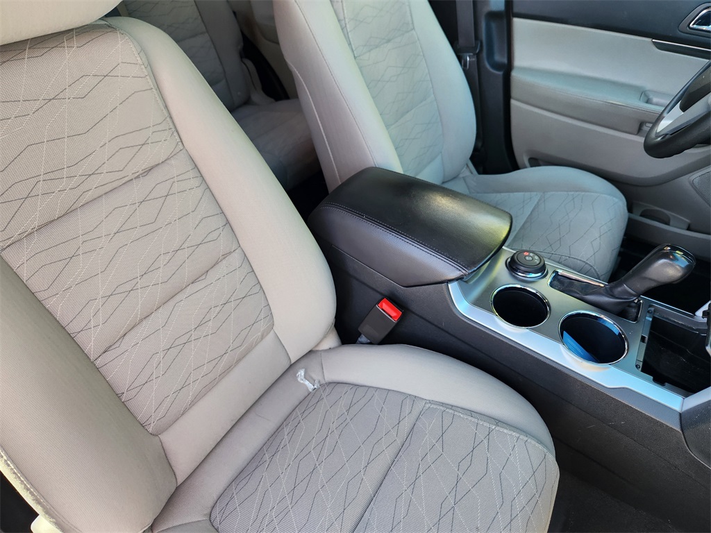 2014 Ford Explorer Base photo 7