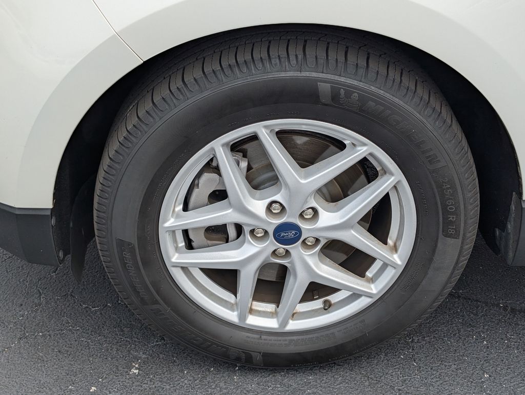 2021 Ford Edge SEL photo 22
