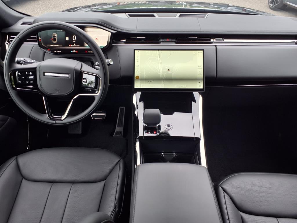 2025 Land Rover Range Rover Sport SE photo 4