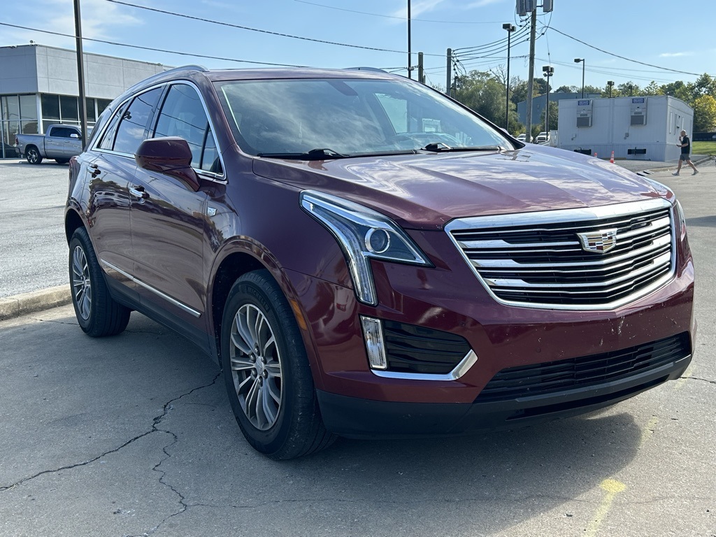 2017 Cadillac XT5 Luxury photo 2