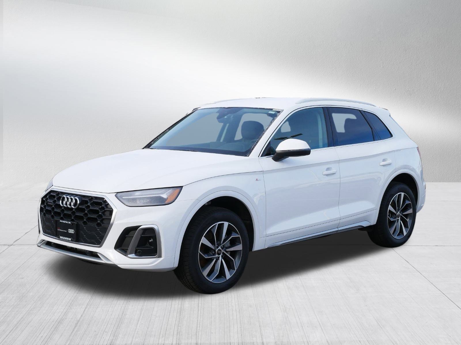 2024 Audi Q5 45 S line Premium photo 3
