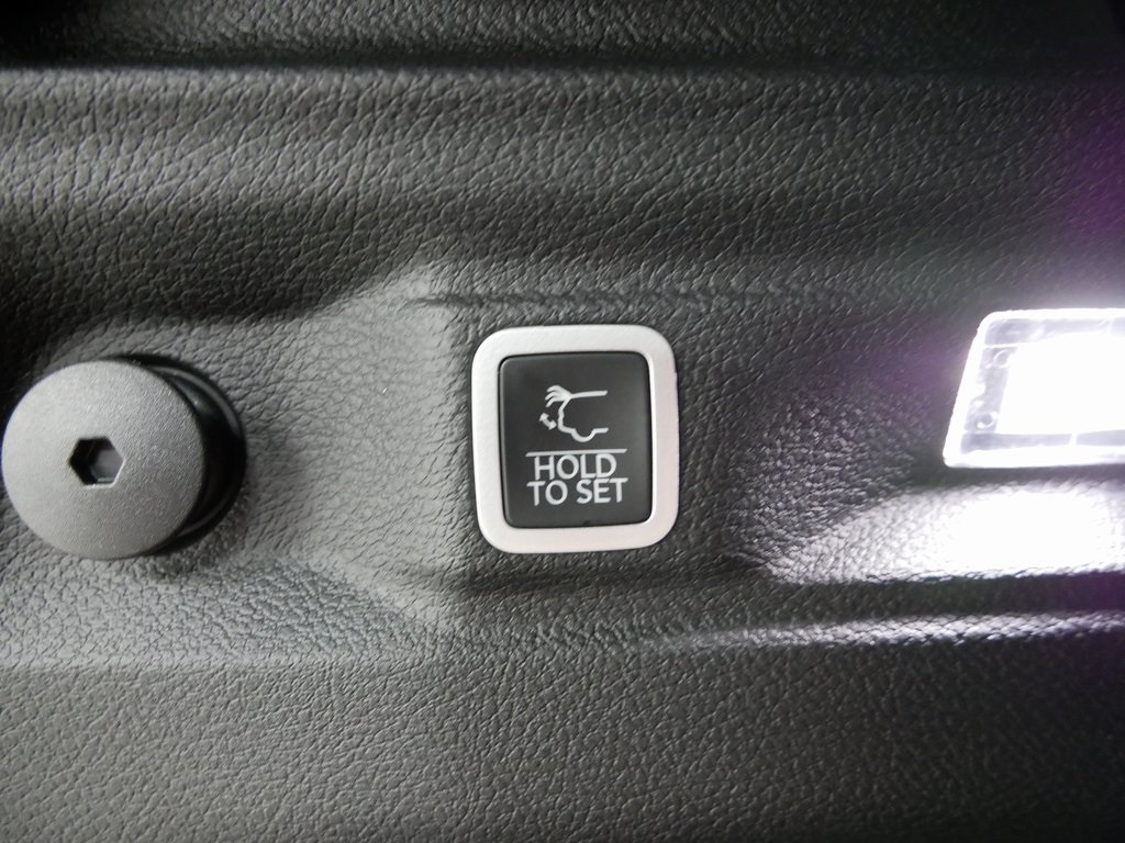 2025 Jeep Grand Cherokee Limited photo 16