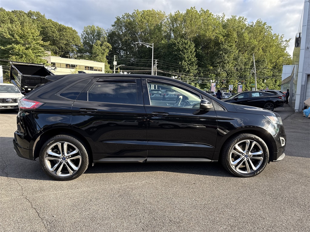 2018 Ford Edge Sport photo 3