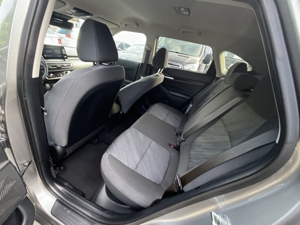 2023 Kia Seltos LX photo 18