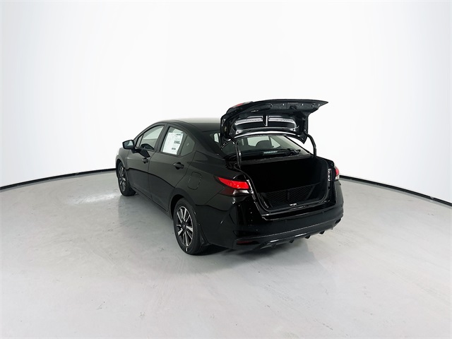 2025 Nissan Versa SV photo 9