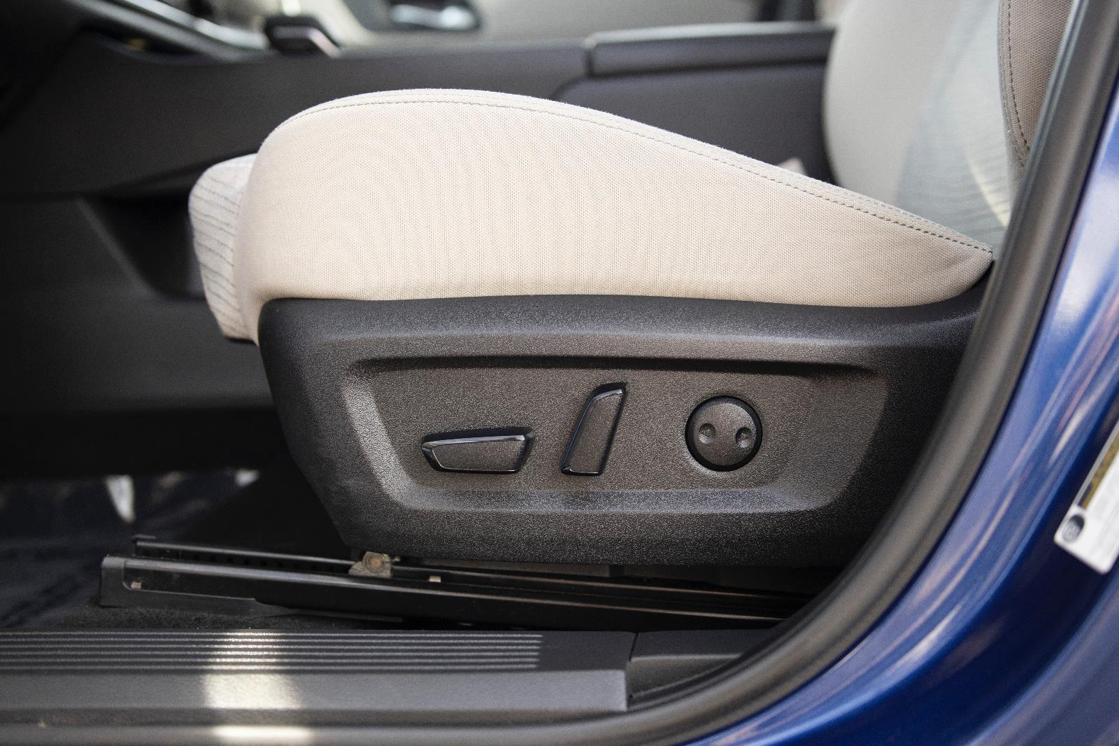 2021 Nissan Rogue SV photo 11