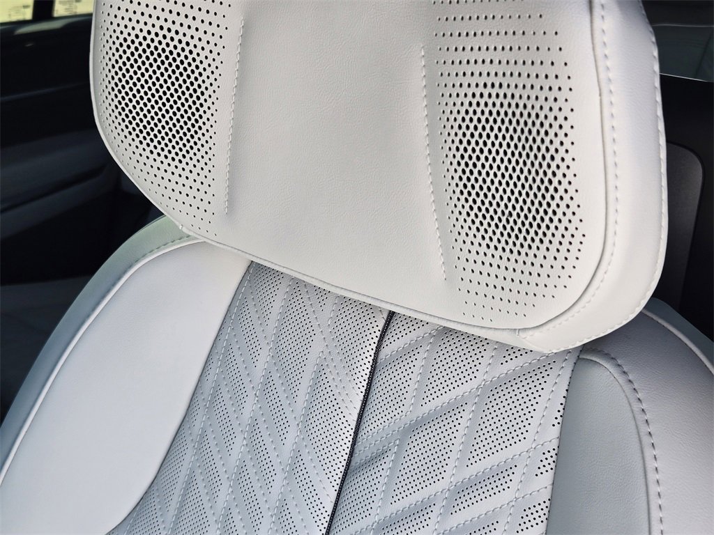 2025 Cadillac Escalade IQ Sport photo 12