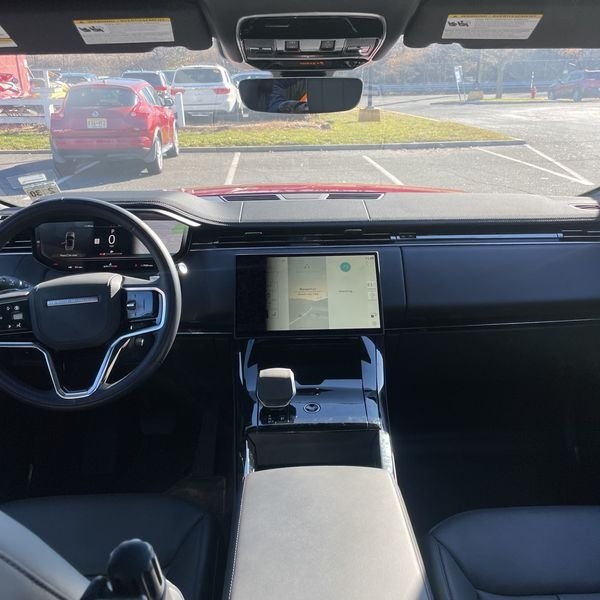 2025 Land Rover Range Rover Sport SE photo 3
