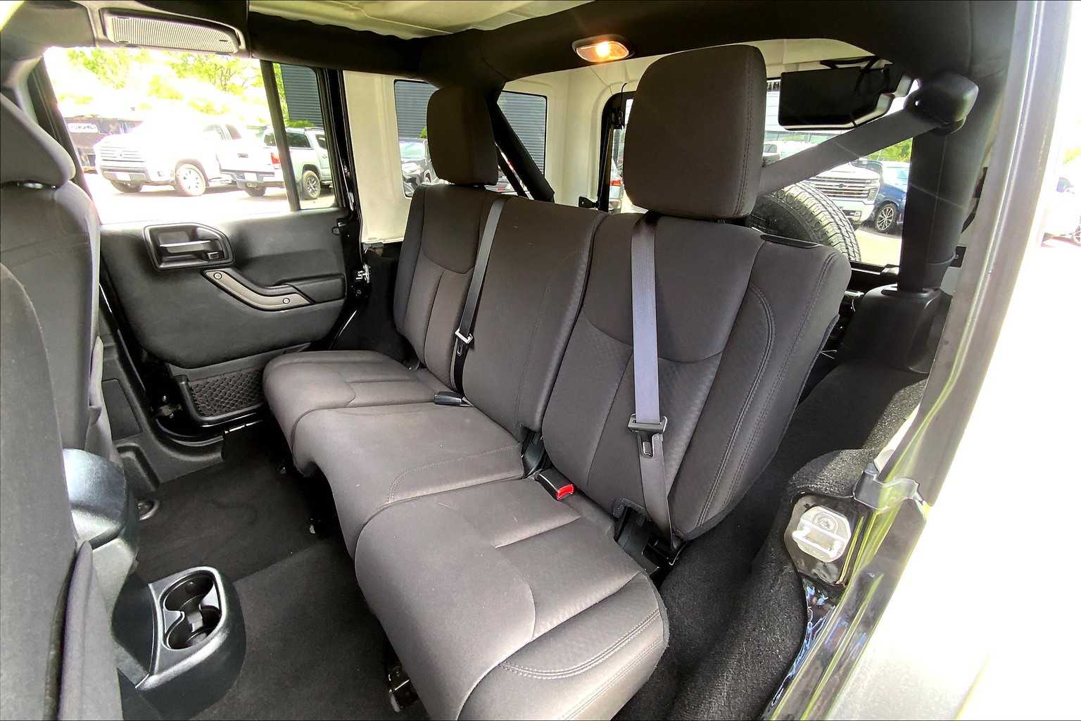2017 Jeep Wrangler Unlimited Sport photo 19