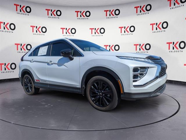 2024 Mitsubishi Eclipse Cross LE's photo
