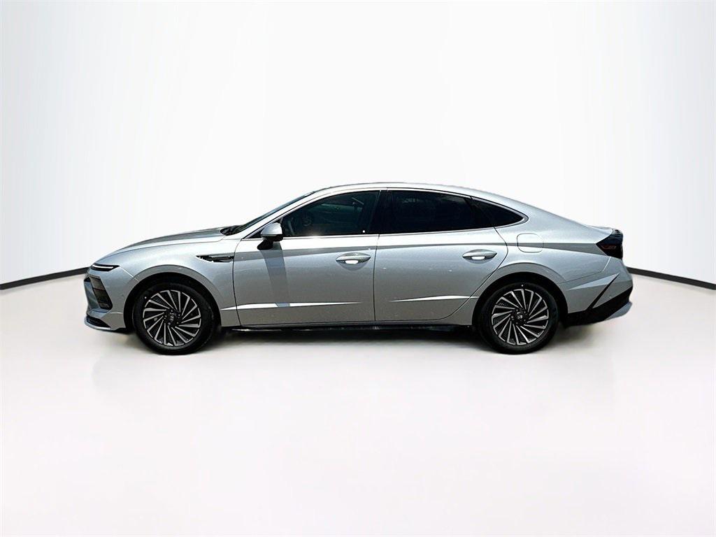 2025 Hyundai Sonata Hybrid Limited photo 3