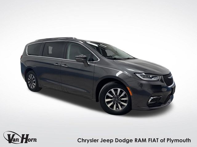 2021 Chrysler Pacifica Touring L's photo