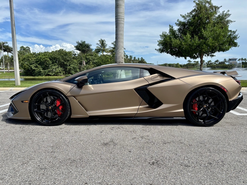 2024 Lamborghini Revuelto photo 13
