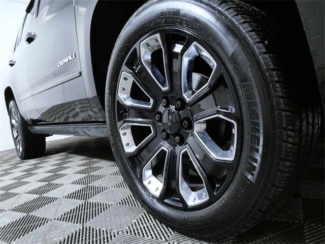 Certified 2018 GMC Yukon Denali with VIN 1GKS2CKJ1JR328765 for sale in Apple Valley, Minnesota