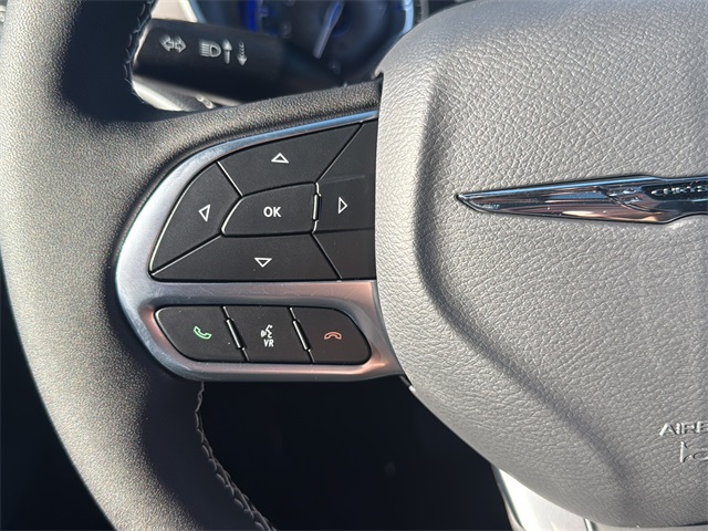 2026 Chrysler Pacifica photo 16