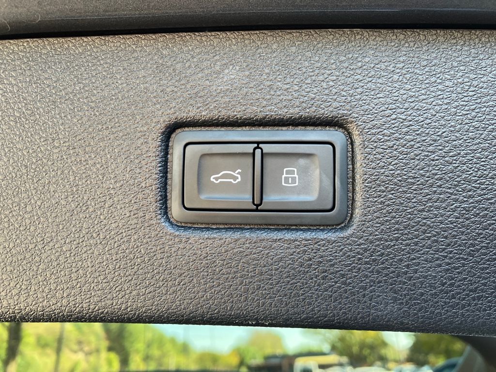 2021 Audi Q7 45 Premium photo 29