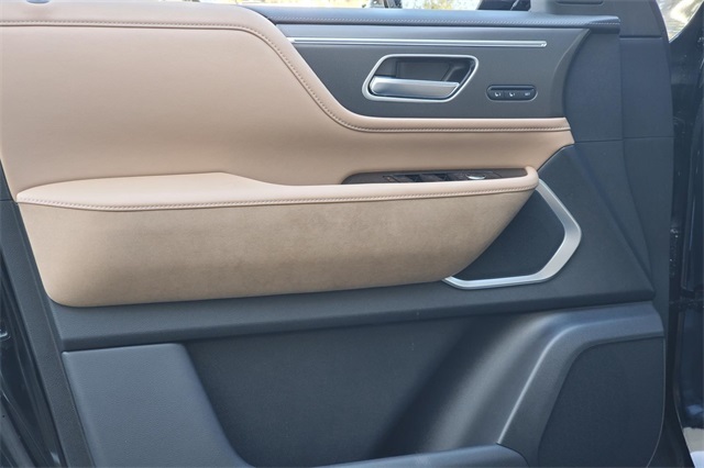 2025 Infiniti QX80 Luxe photo 8