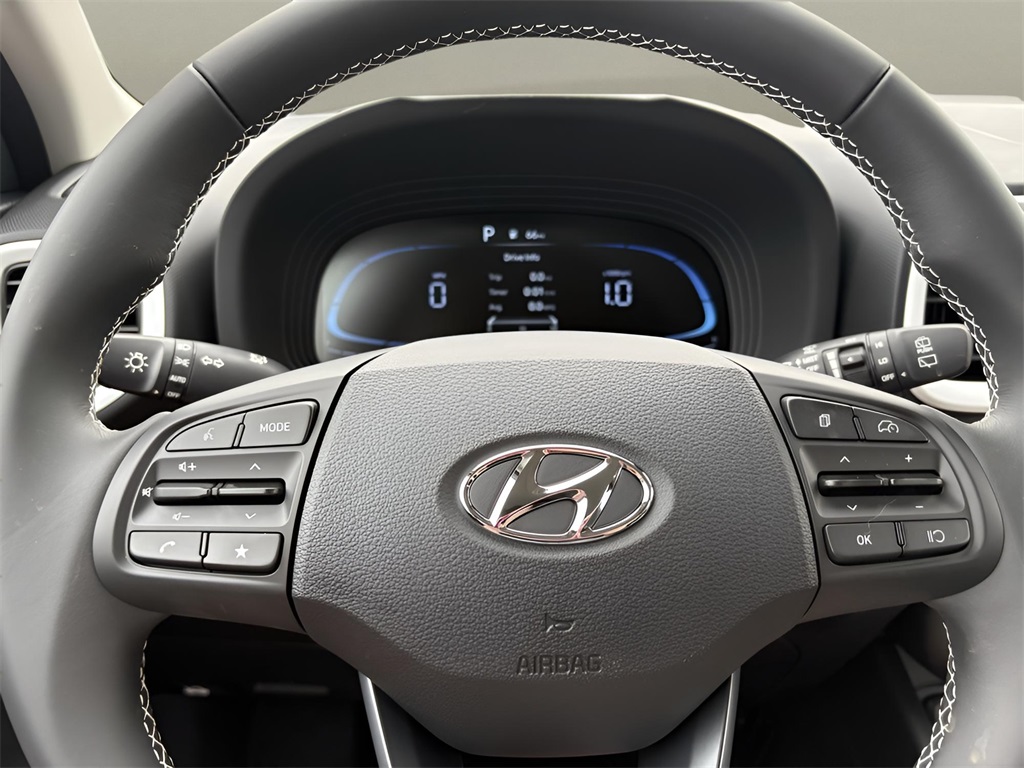 2025 Hyundai Venue Limited photo 13