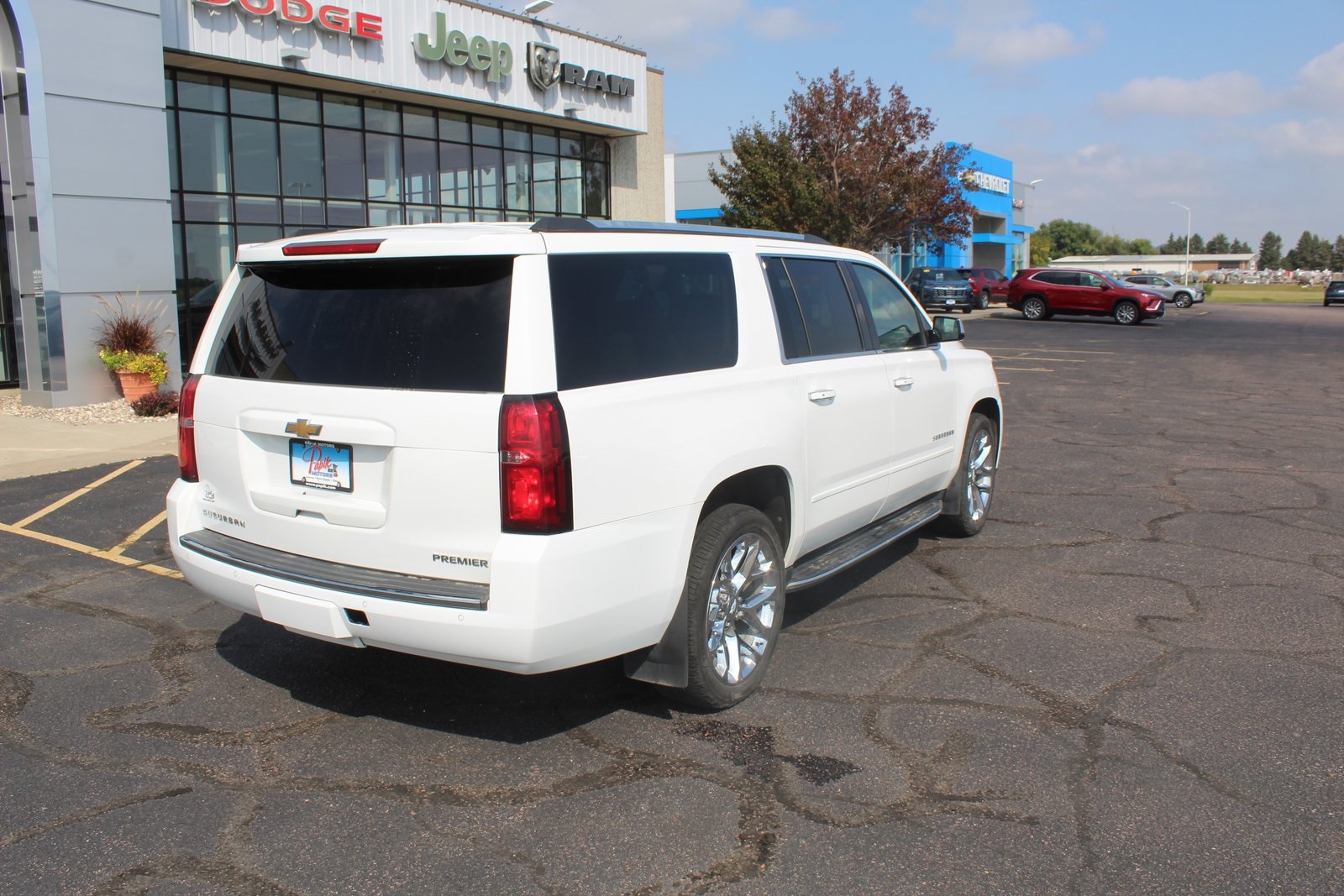 Used 2020 Chevrolet Suburban Premier with VIN 1GNSKJKC6LR196596 for sale in Luverne, Minnesota