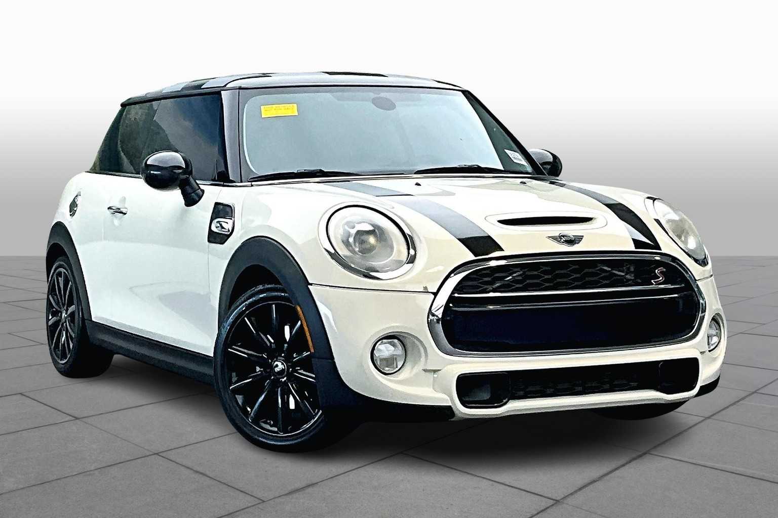 2015 Mini Cooper Hardtop S photo 2
