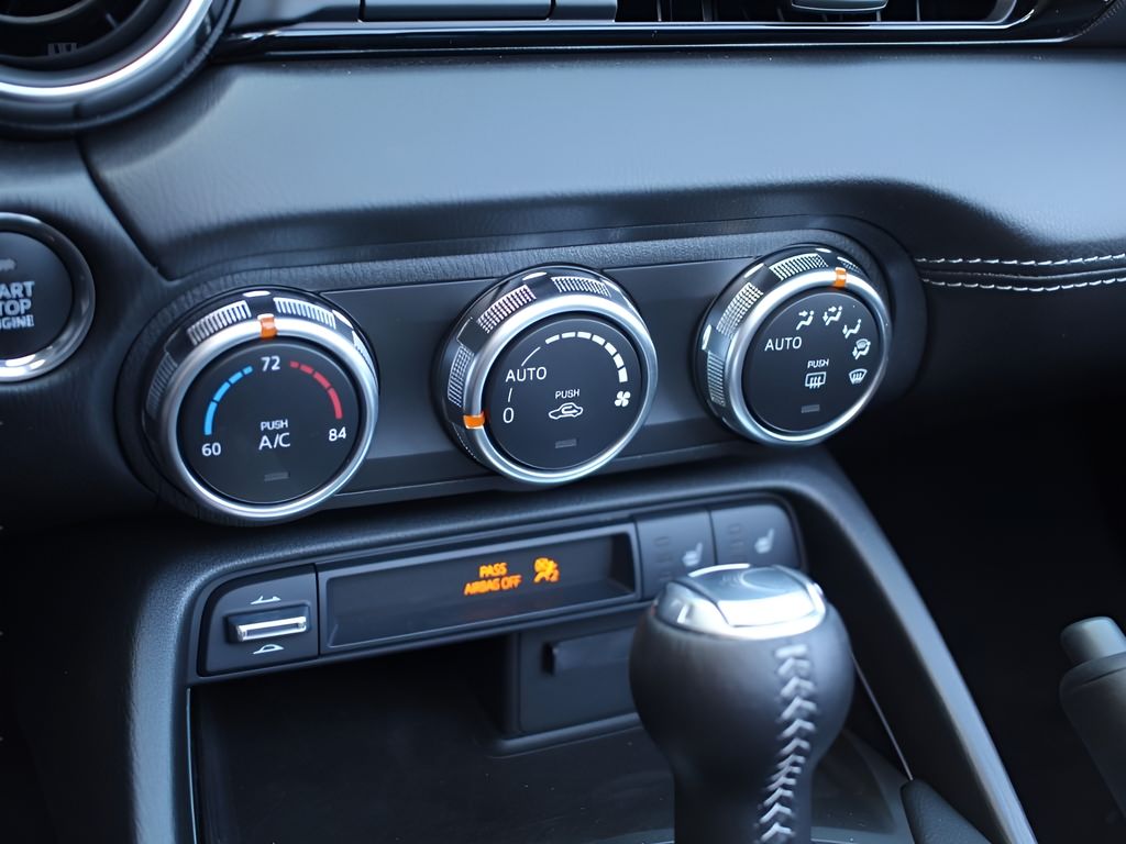 2025 Mazda MX-5 Miata Miata RF Grand Touring photo 17