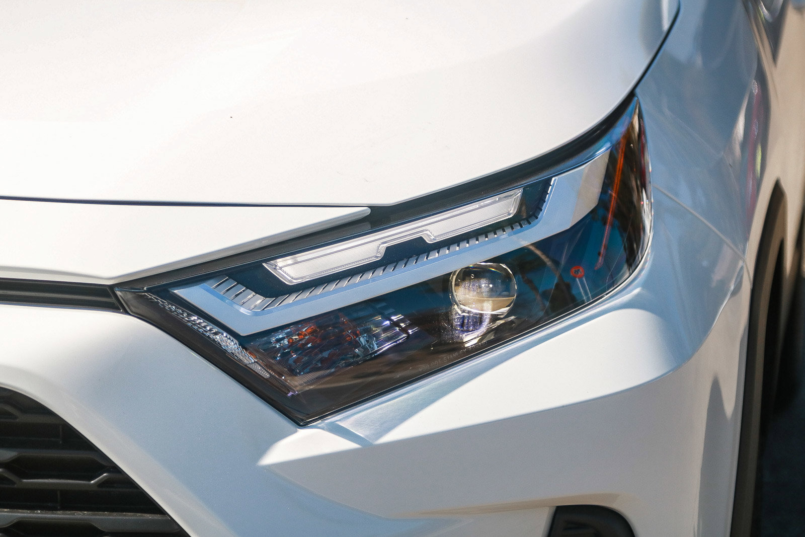 2025 Toyota RAV4 Hybrid LE photo 4