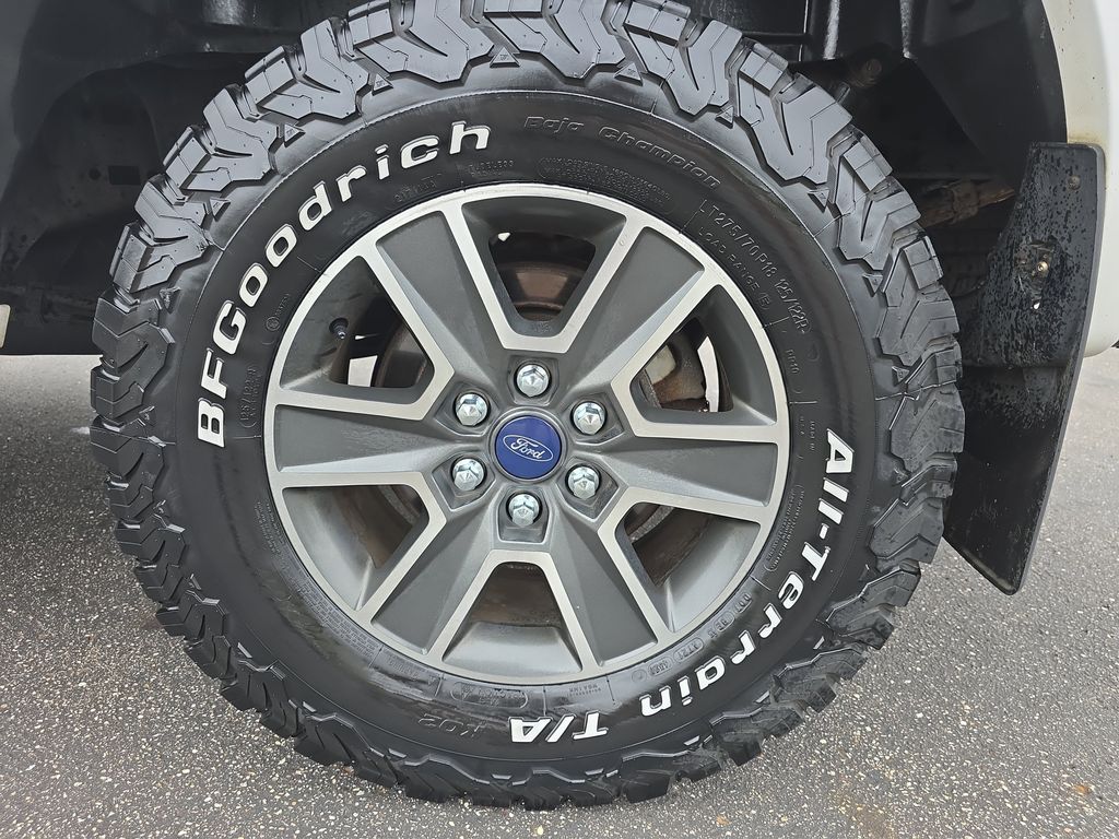 2015 Ford F-150 XLT photo 29
