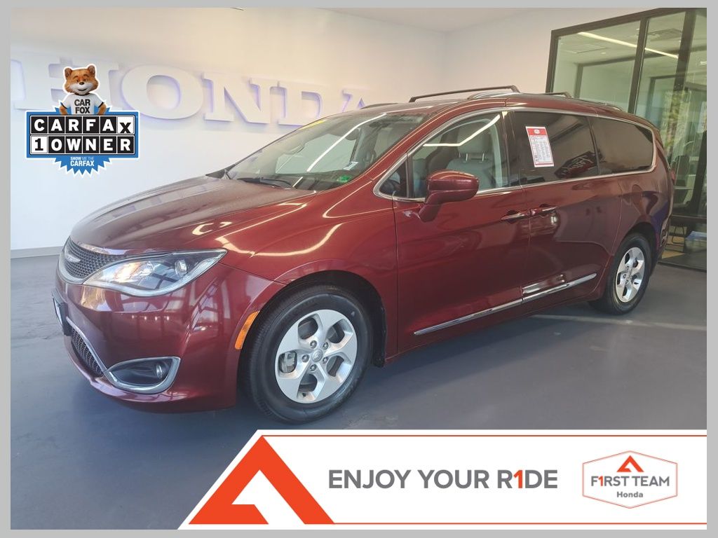 2017 Chrysler Pacifica Touring-L Plus