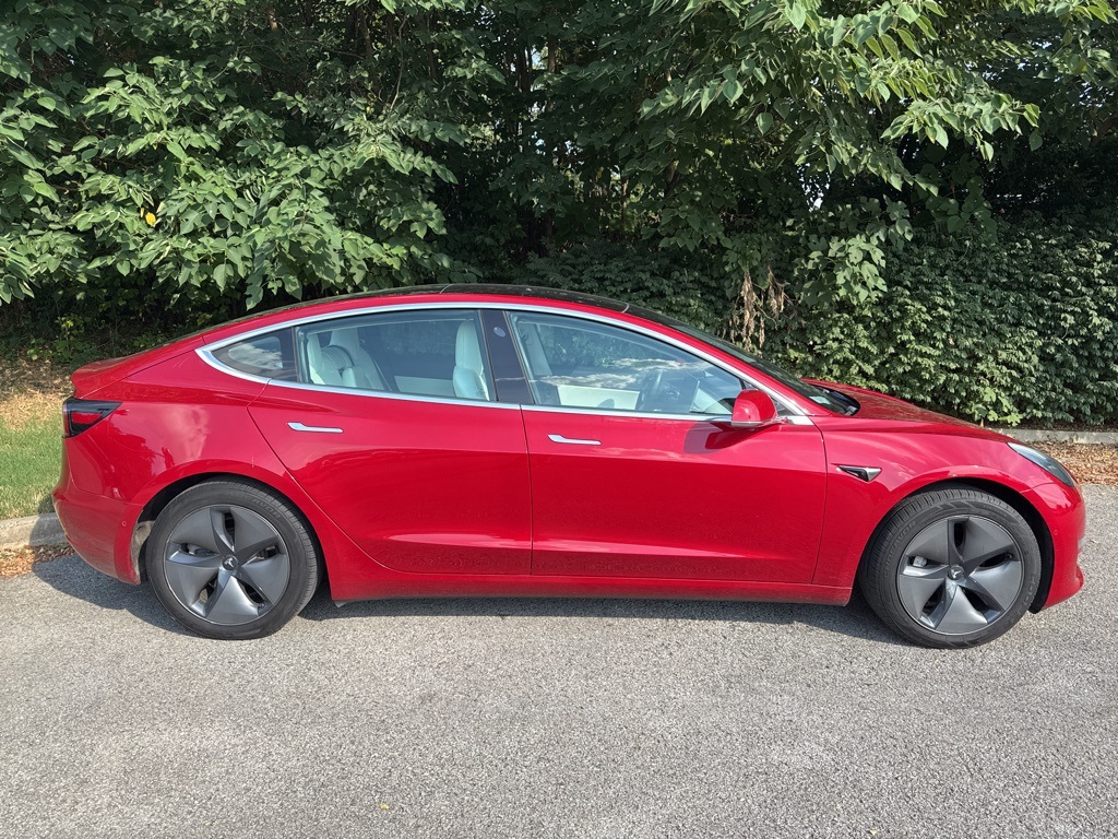 2019 Tesla Model 3 Long Range photo 2