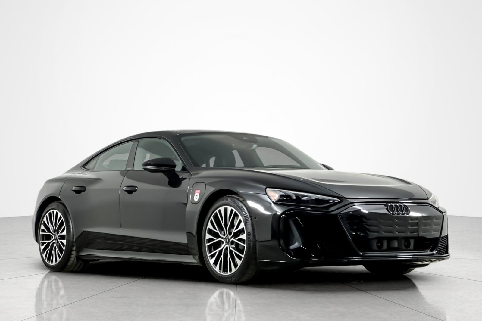 2026 Audi e-tron GT Premium Plus photo 2