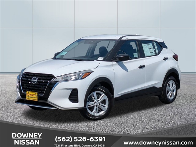 2025 Nissan KICKS PLAY Base's photo