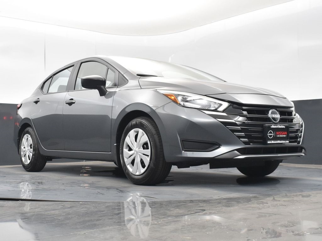 2025 Nissan Versa 1.6 S photo 31