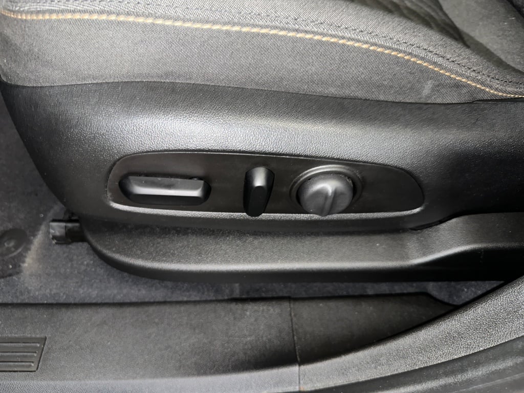 2020 Chevrolet Equinox LT photo 3