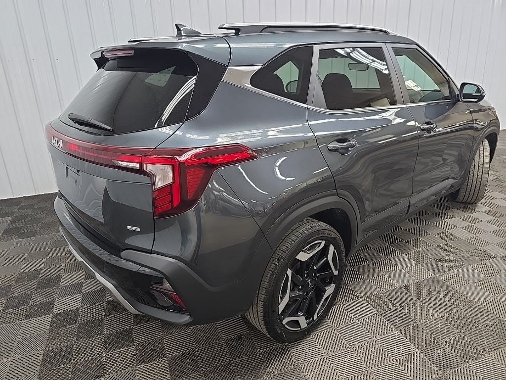 2024 Kia Seltos SX photo 9