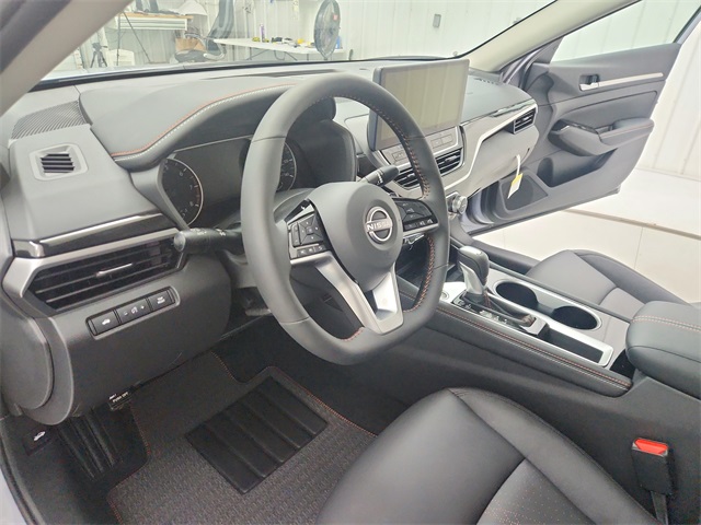 2025 Nissan Altima 2.5 SR photo 18