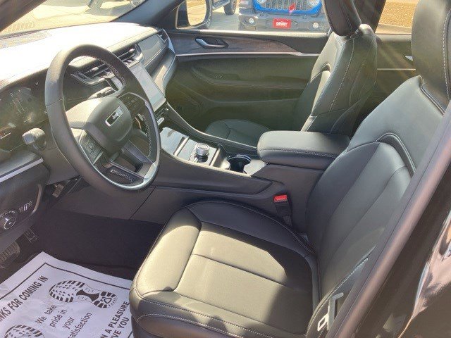 2025 Jeep Grand Cherokee Limited photo 12
