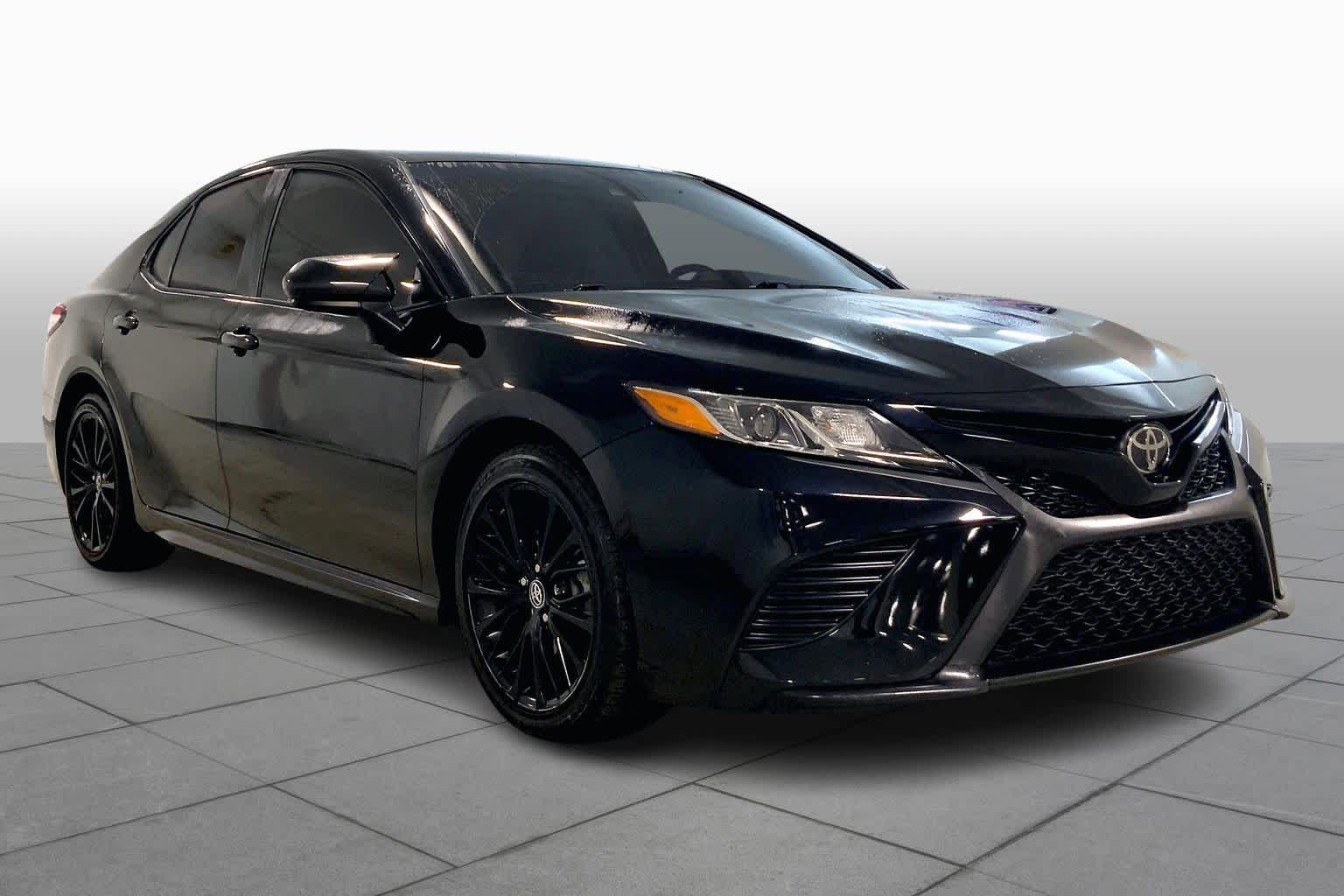 Used 2020 Toyota Camry SE Nightshade with VIN 4T1G11AK1LU349811 for sale in Kansas City