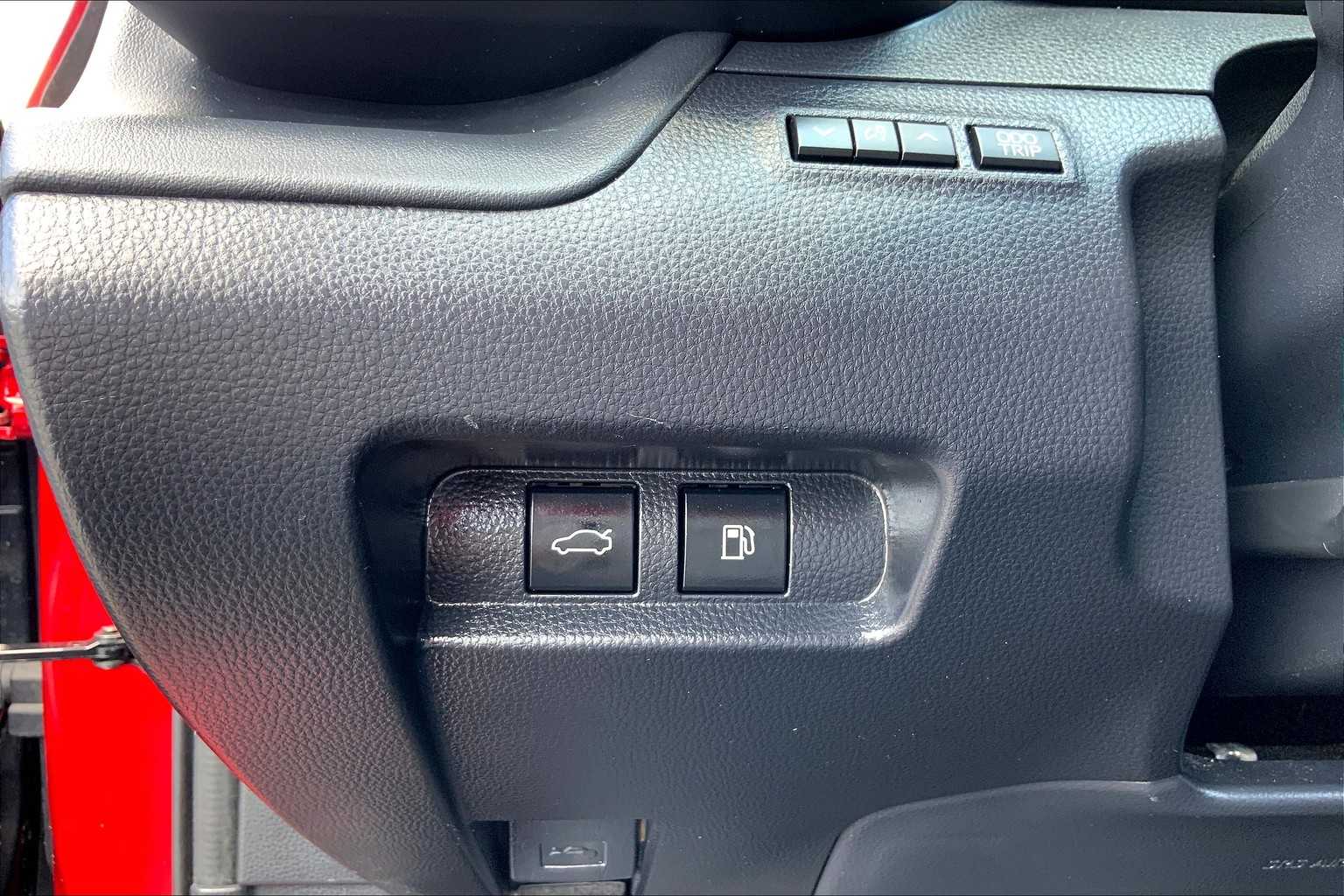 2023 Toyota Crown XLE photo 32