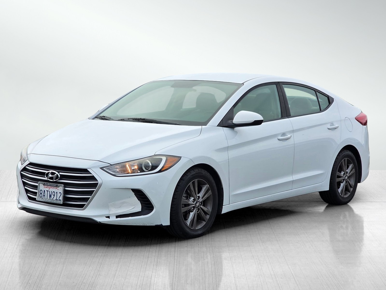 2018 Hyundai Elantra SEL photo 3