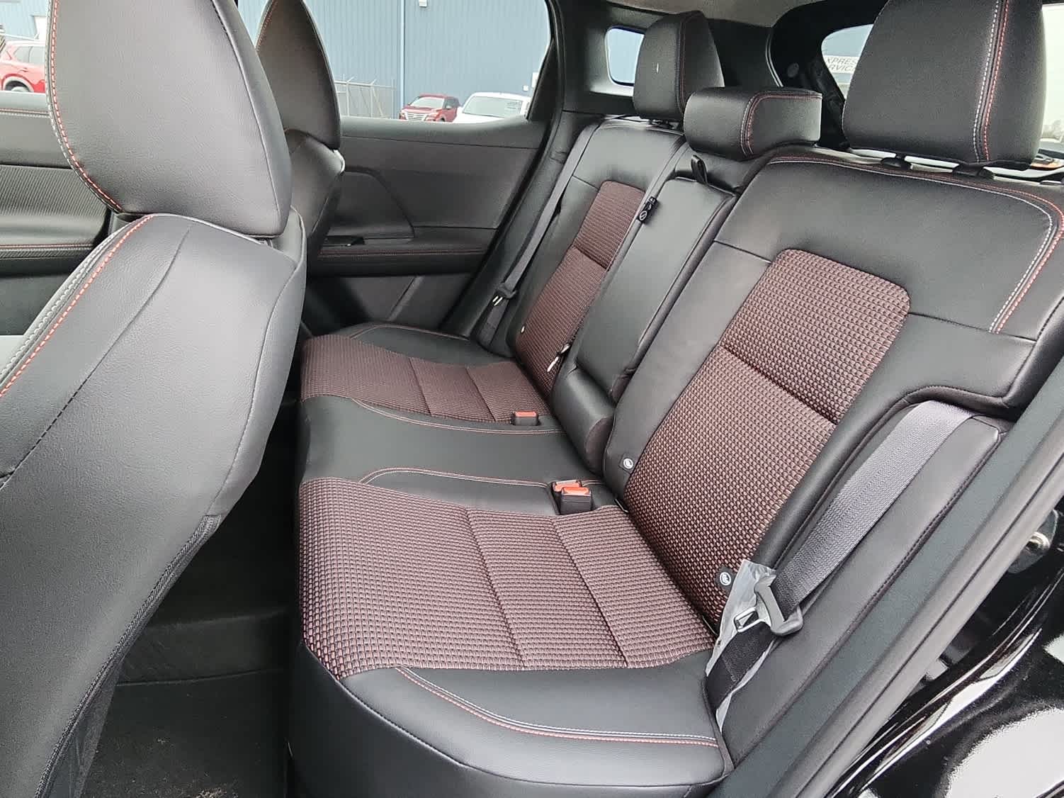 2025 Nissan Kicks SR photo 6