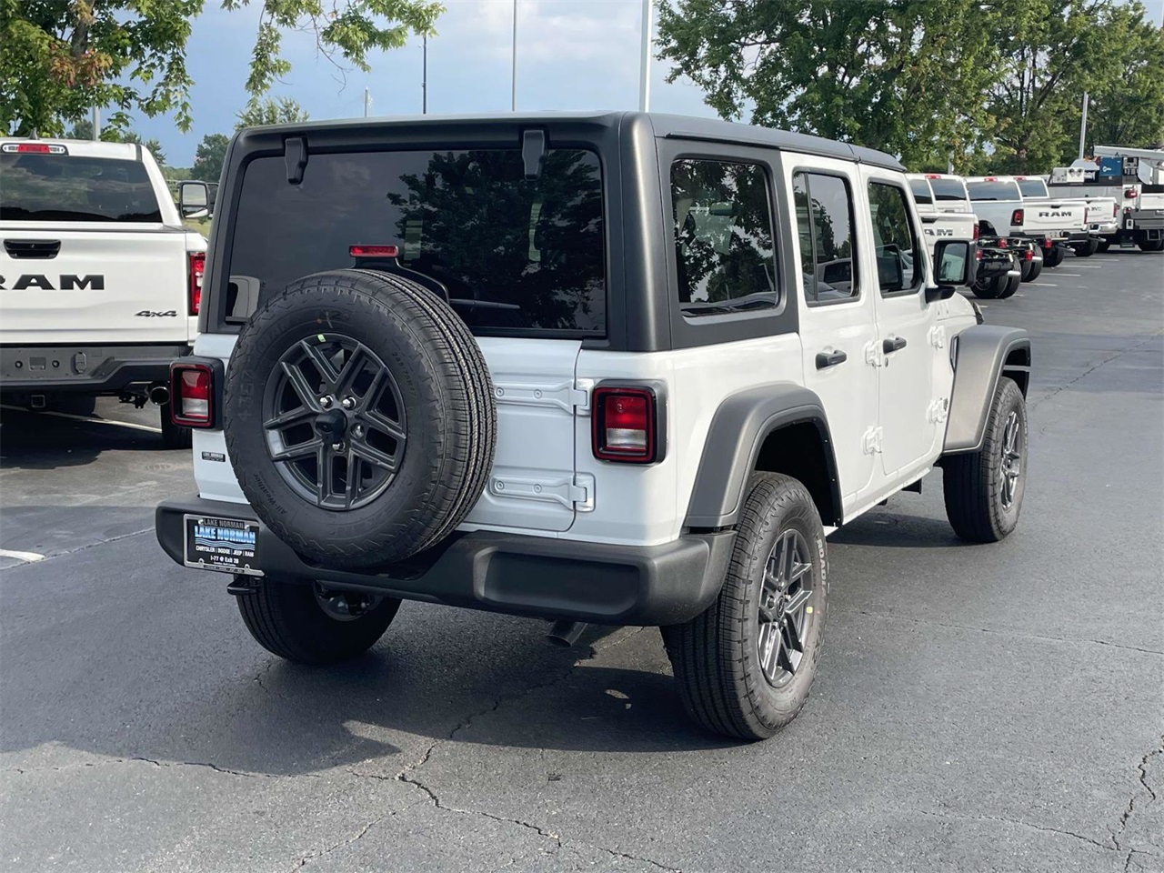 2025 Jeep Wrangler Sport S photo 33