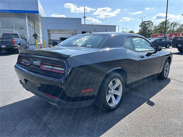 2021 Dodge Challenger SXT photo 4