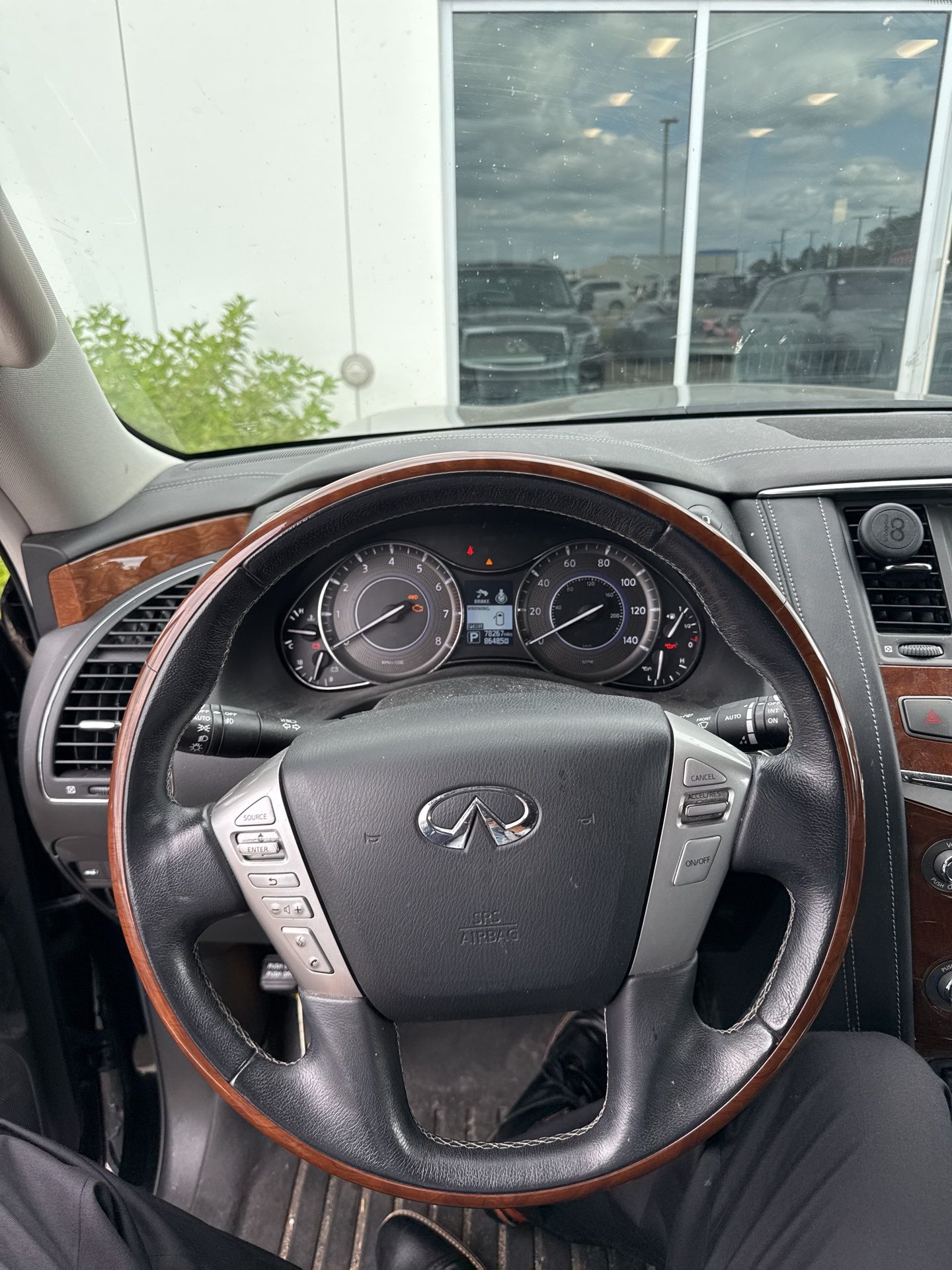 2018 Infiniti QX80 Base photo 2